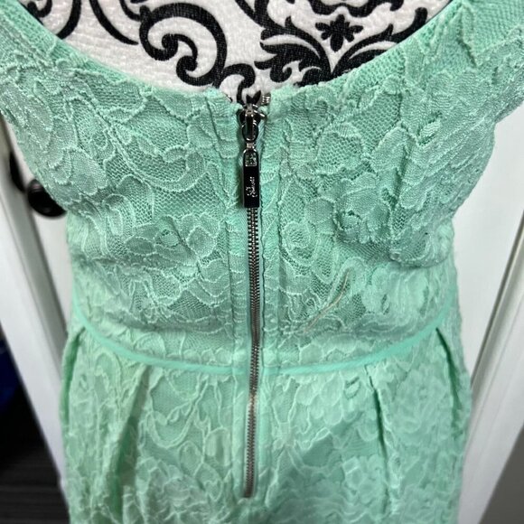 Guess light blue lace fit n flare mini dress. Size M - Picture 7 of 10